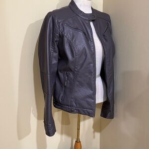 J2 Gray leather Jacket Gray-Size L but fits more like M Excellent Condition.